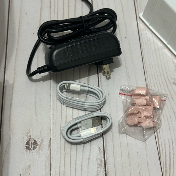 Apple Watch, iPhone and AirPod Charging Station - Picture 5 of 8